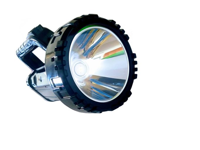 Lanterna Holofote Tatica de mao LED com alca Recarregavel
