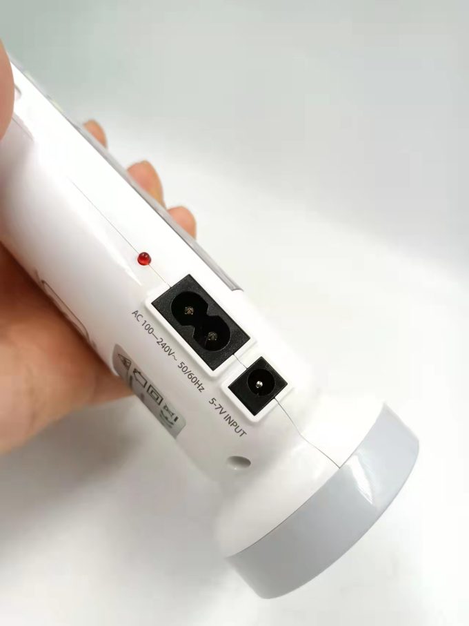 Lanterna Luminária de Emergência 1+18 LED 3W Recarregável Bivolt Elgin