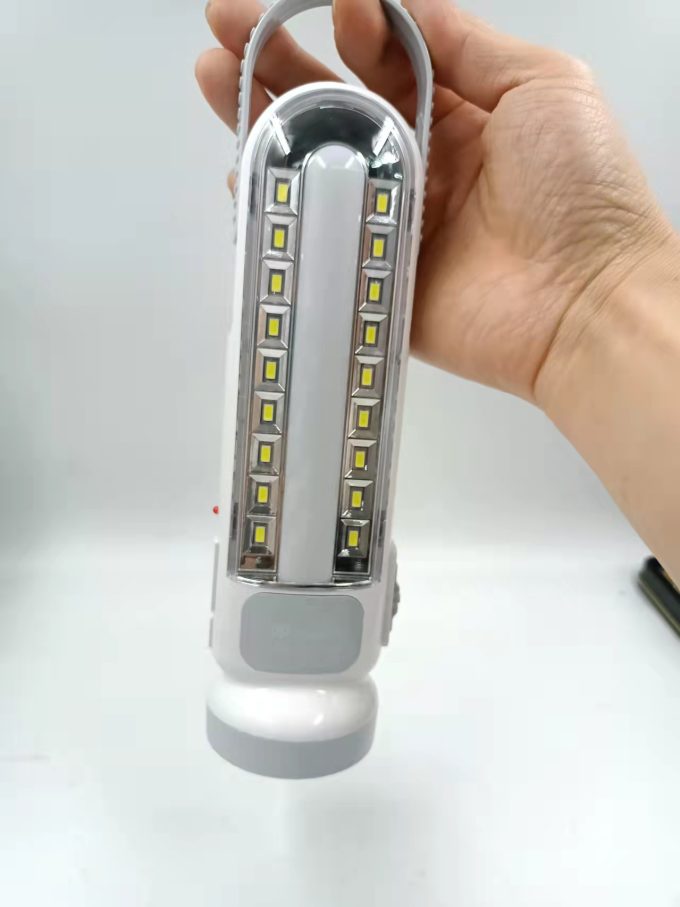 Lanterna Luminária de Emergência 1+18 LED 3W Recarregável Bivolt Elgin
