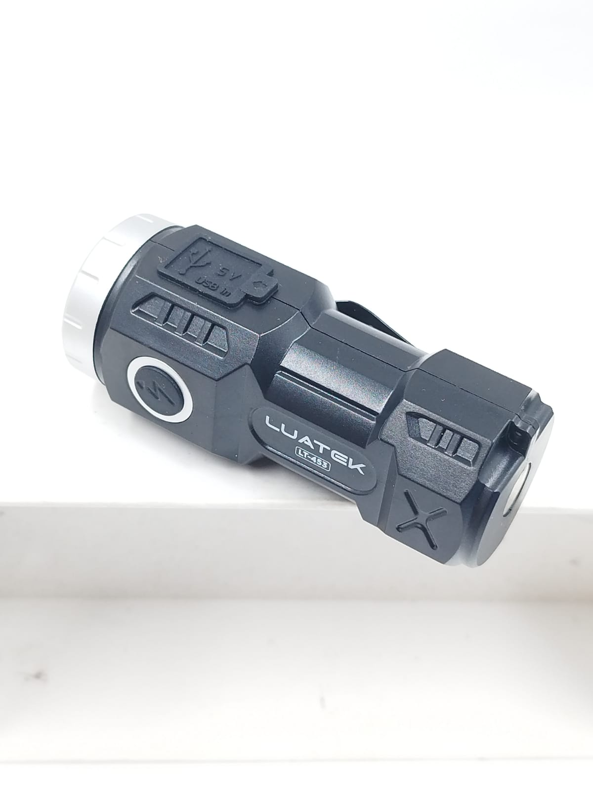 Mini Lanterna De Mão Pequena Luz Forte Brilhante Recarregável Com Base de Ima Magnetico lt-453