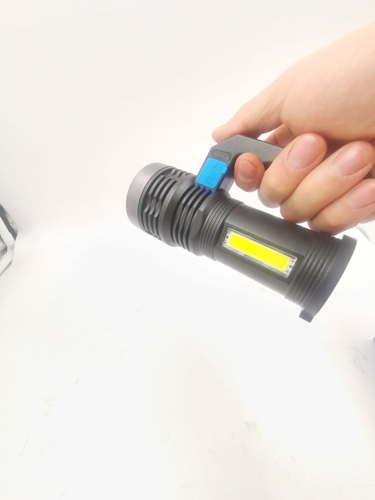 Lanterna Led Portátil Recarregável Super Clara Lâmpada P500 + Claro Lateral Cob Claro De Inundação Exterior 8933