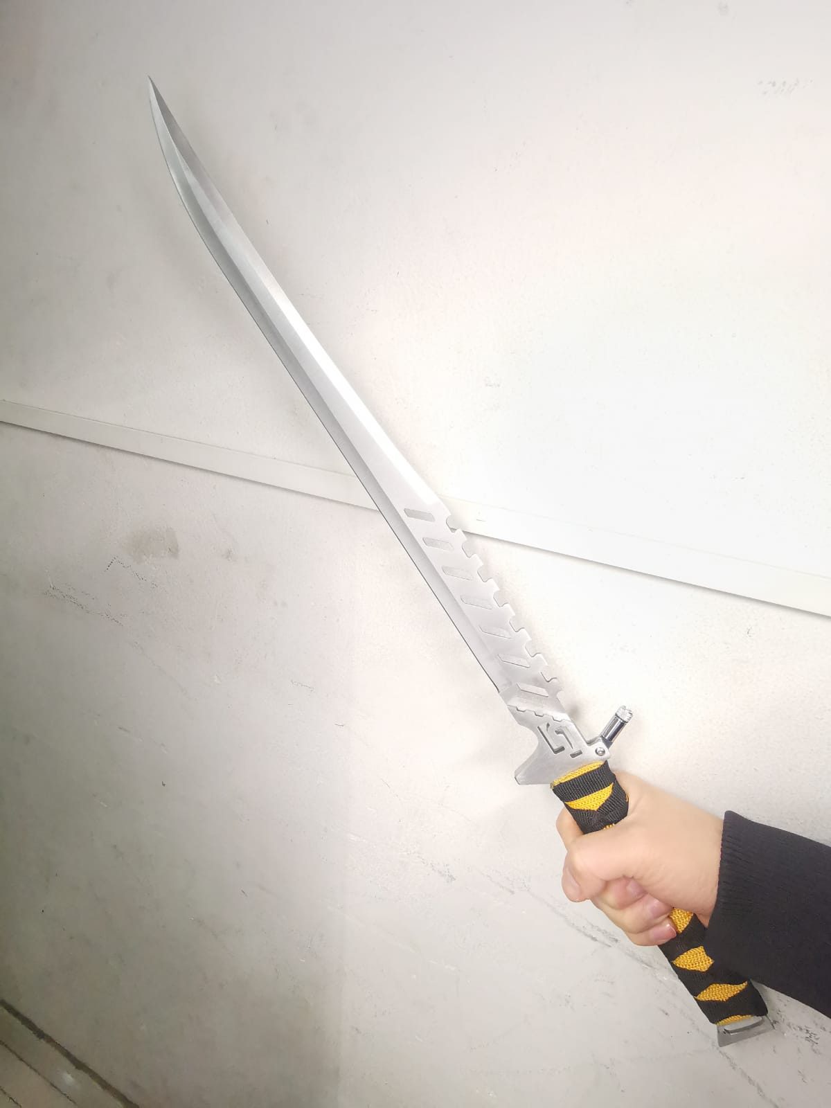 Espada Decorativa Lâmina Aço Inox Cabo Aço E Nylon Com Bainha Luatek SLK-K09