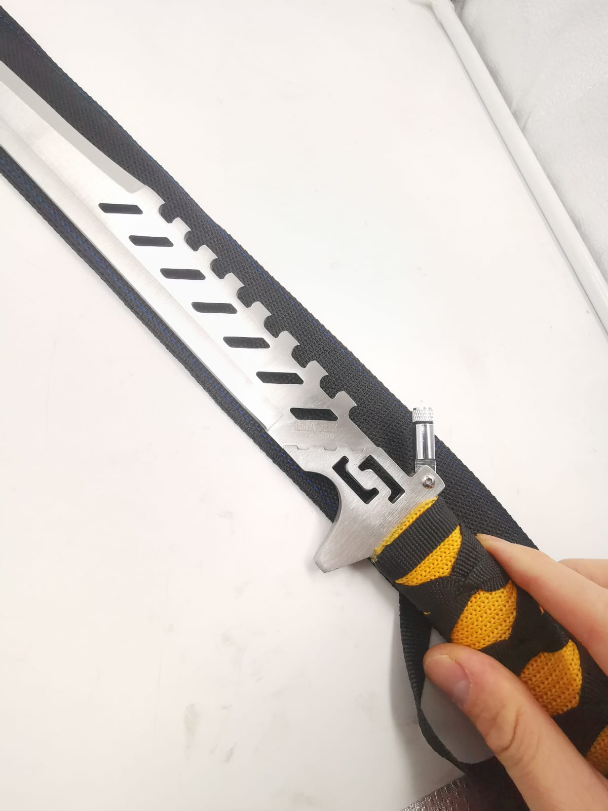 Espada Decorativa Lâmina Aço Inox Cabo Aço E Nylon Com Bainha Luatek SLK-K09