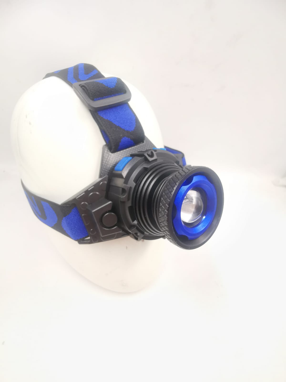 Lanterna de Cabeça com LUZ LED 3 Modos para Acampamentos/Esportes/Lanterna recarregável 0349