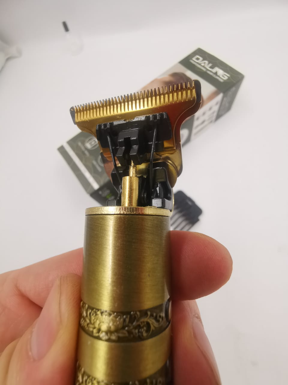 Maquina Acabamento Recarregável Detalhe Cabelo Barba Sem Fio DL-123