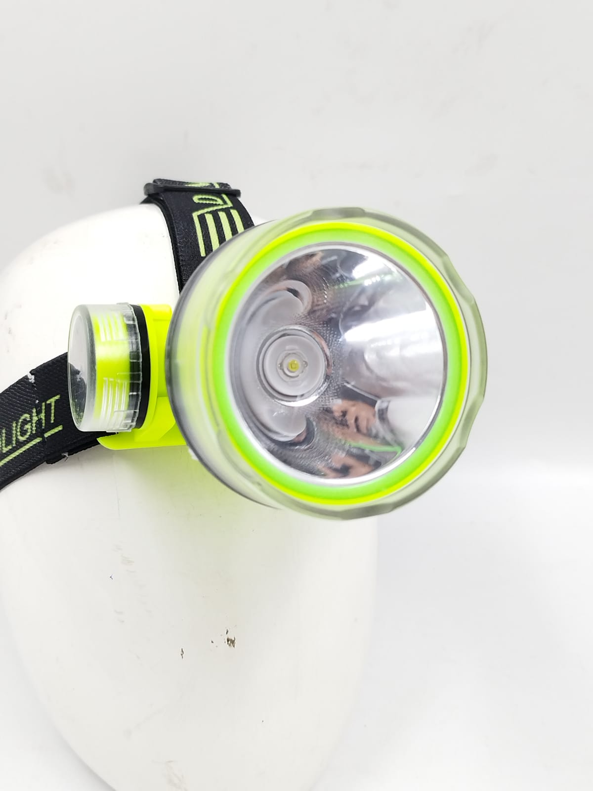 lanterna de cabeca para mergulho carregavel