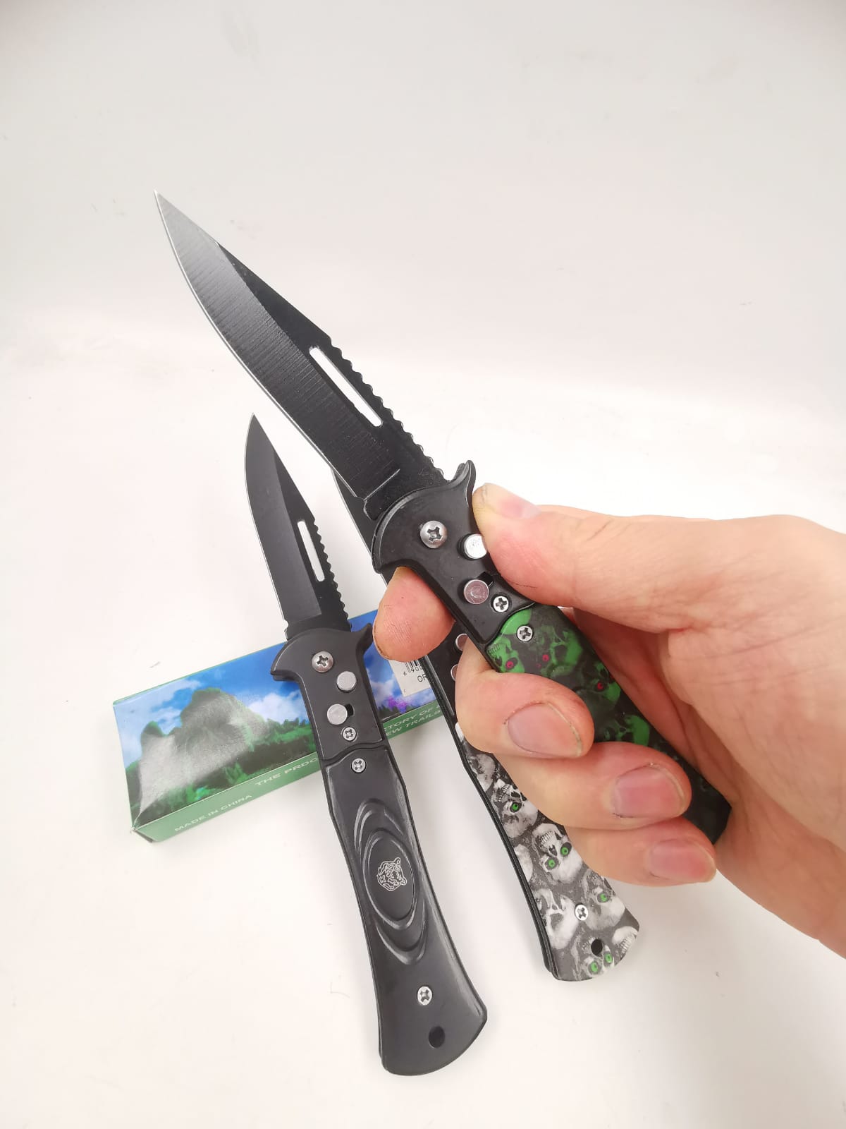 Produto Faca canivete automático retratil com trava 1077