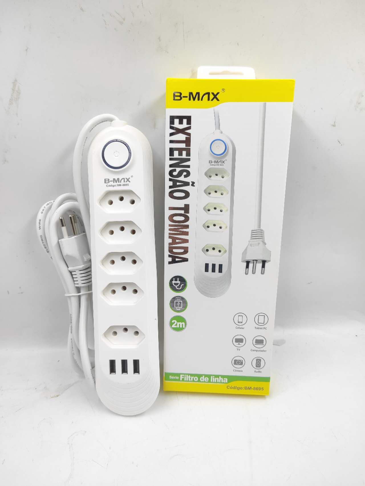 Extensão Elétrica B-Max BM-8695 5 Tomadas E 3 Usb Filtro De Linha Régua 2m Cor Branco